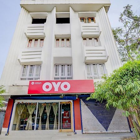 Oyo 13521 Sudhriti Hotel สิริกุรี ภายนอก รูปภาพ