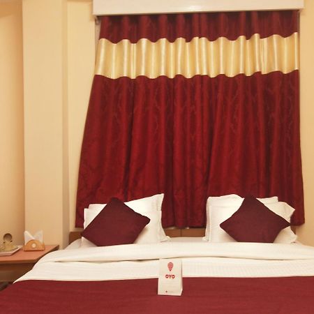 Oyo 13521 Sudhriti Hotel สิริกุรี ภายนอก รูปภาพ