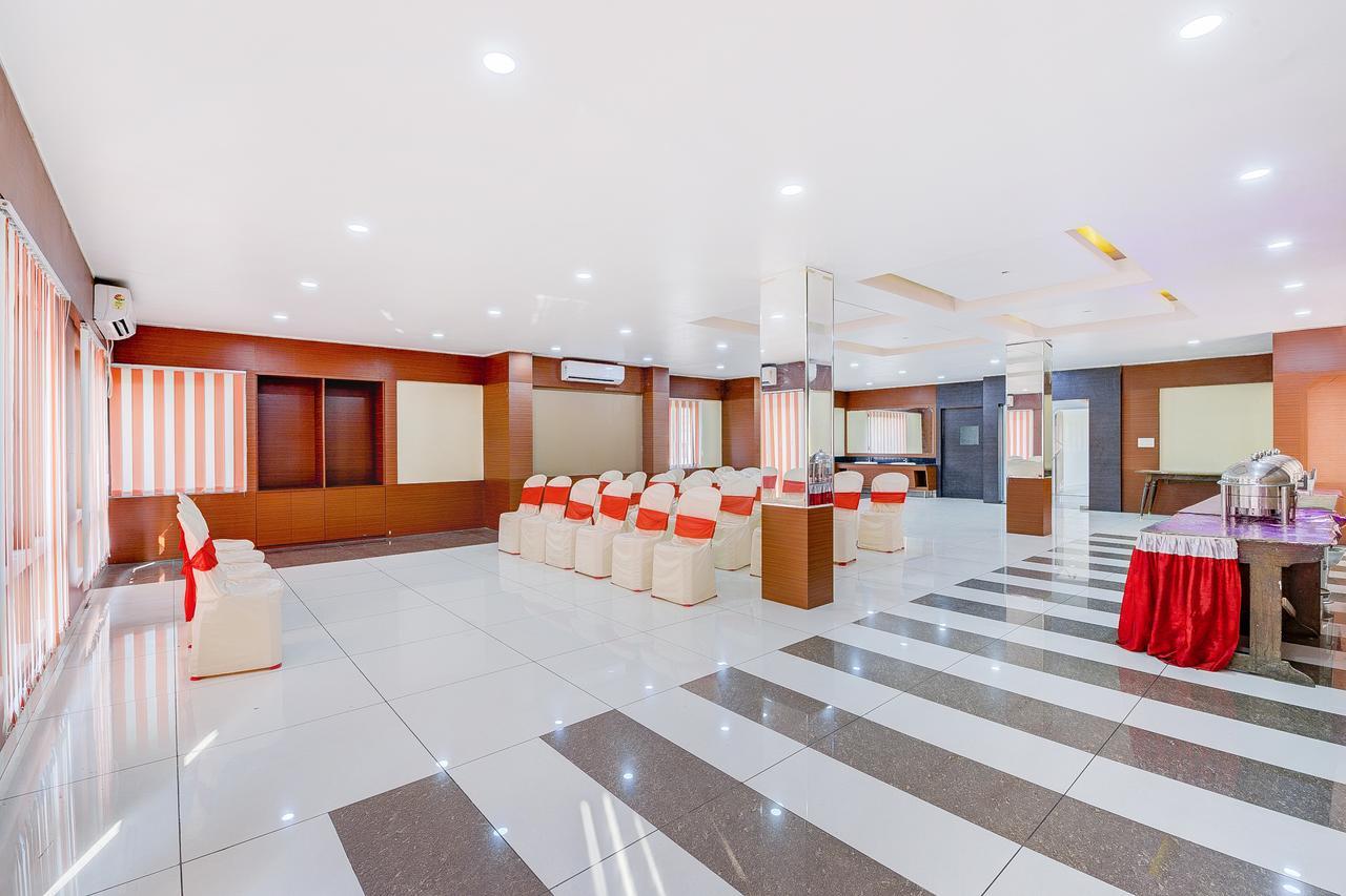 Oyo 13521 Sudhriti Hotel สิริกุรี ภายนอก รูปภาพ