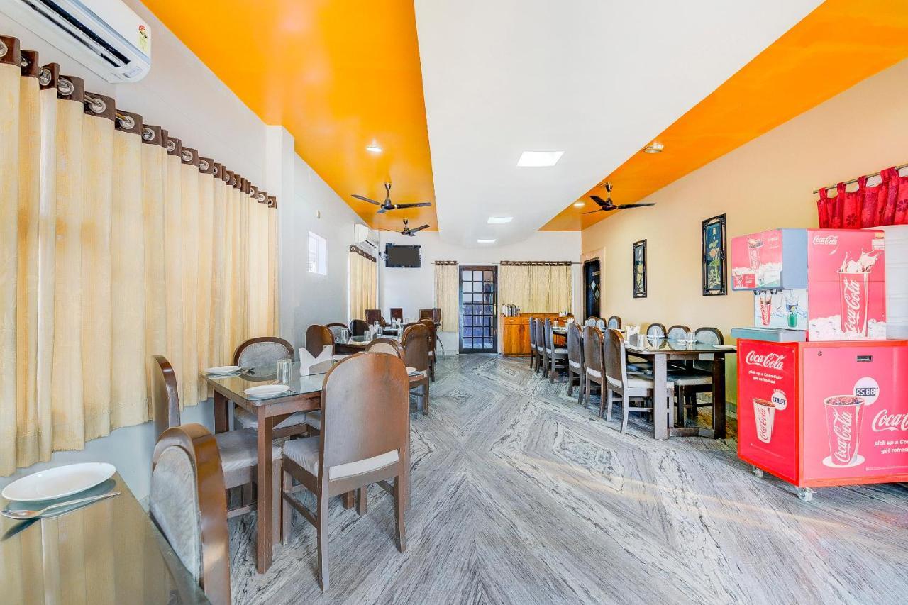 Oyo 13521 Sudhriti Hotel สิริกุรี ภายนอก รูปภาพ