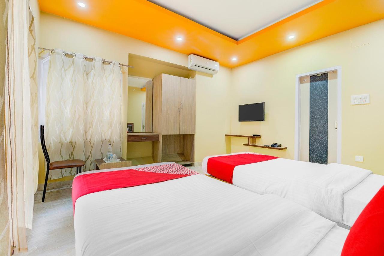 Oyo 13521 Sudhriti Hotel สิริกุรี ภายนอก รูปภาพ